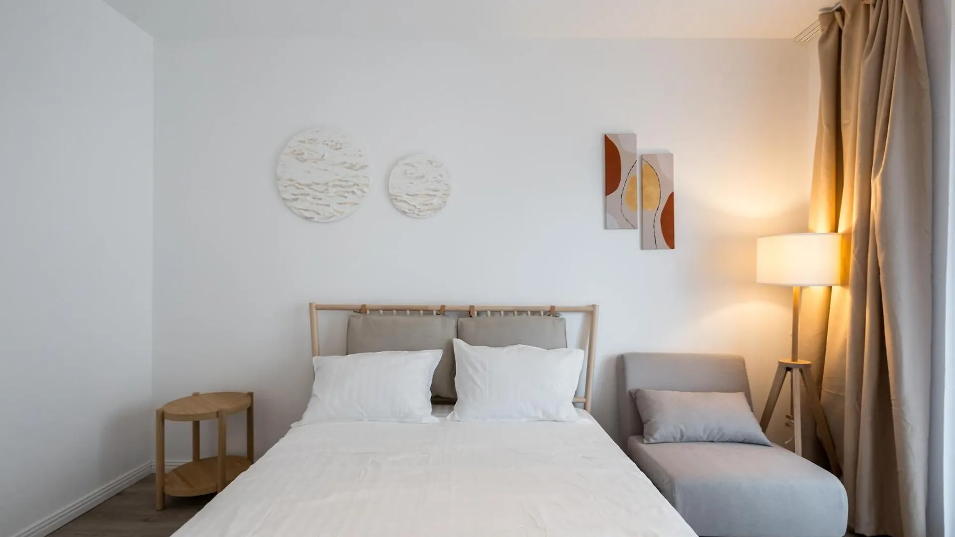 Contacts de Plaza Residence Studio 214